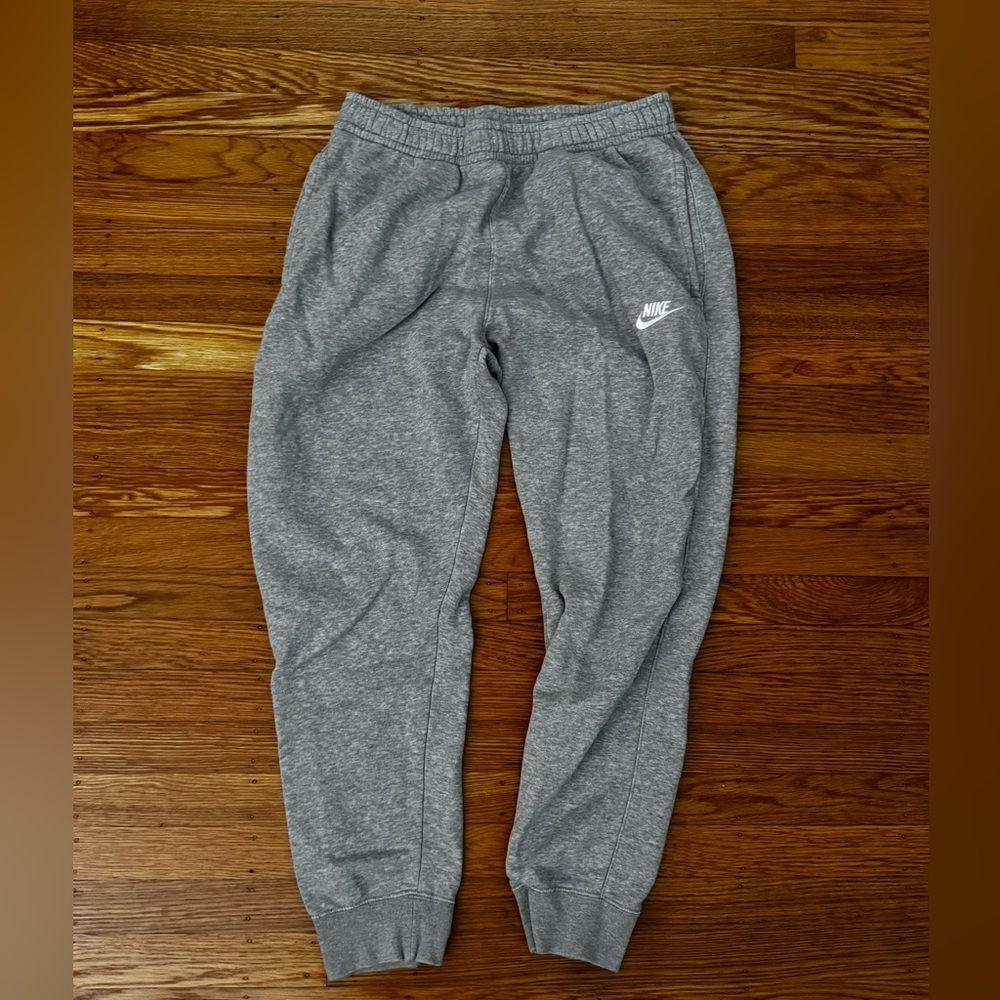 Nike Cuffed Sweatpants Gray - size Medium